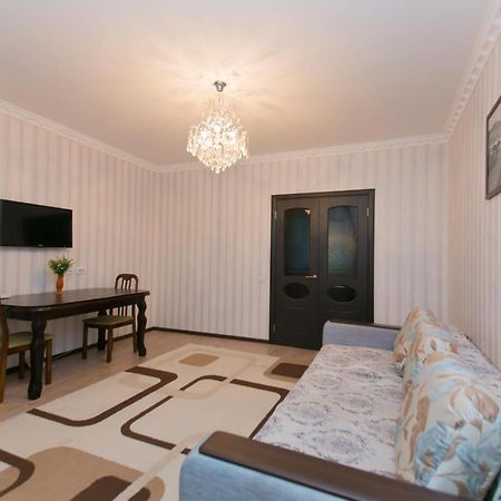 Cozy Apartment On Sarayshyq Street 5E 아스타나 외부 사진